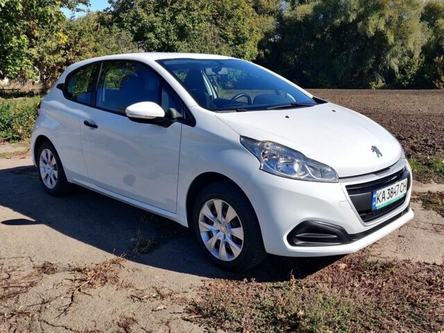 Білий Пежо 208, об'ємом двигуна 1.2 л та пробігом 146 тис. км за 6000 $, фото 1 на Automoto.ua
