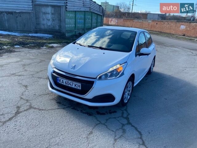 Білий Пежо 208, об'ємом двигуна 1.2 л та пробігом 180 тис. км за 8000 $, фото 1 на Automoto.ua