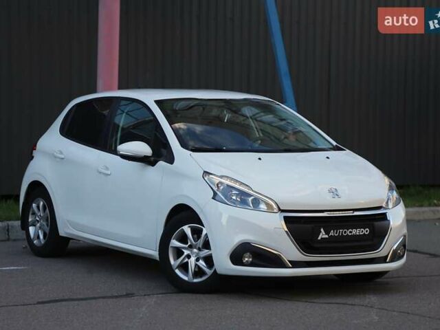 Белый Пежо 208, объемом двигателя 1.5 л и пробегом 55 тыс. км за 12000 $, фото 1 на Automoto.ua