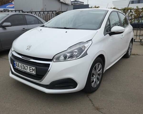 Белый Пежо 208, объемом двигателя 1.2 л и пробегом 115 тыс. км за 6999 $, фото 1 на Automoto.ua