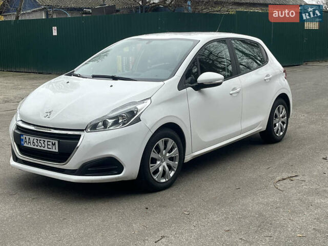 Білий Пежо 208, об'ємом двигуна 1.2 л та пробігом 108 тис. км за 8000 $, фото 1 на Automoto.ua