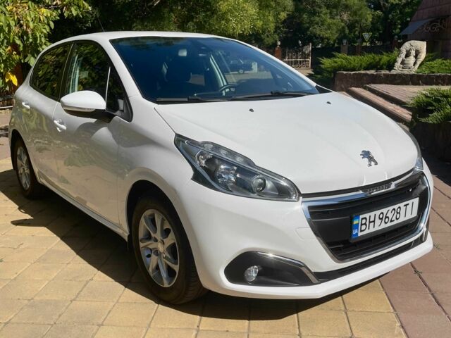 Білий Пежо 208, об'ємом двигуна 1.1 л та пробігом 83 тис. км за 9999 $, фото 1 на Automoto.ua