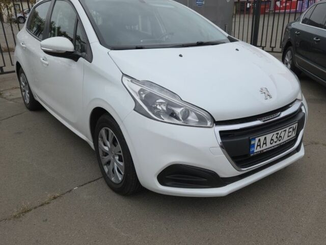 Белый Пежо 208, объемом двигателя 1.2 л и пробегом 115 тыс. км за 6999 $, фото 1 на Automoto.ua