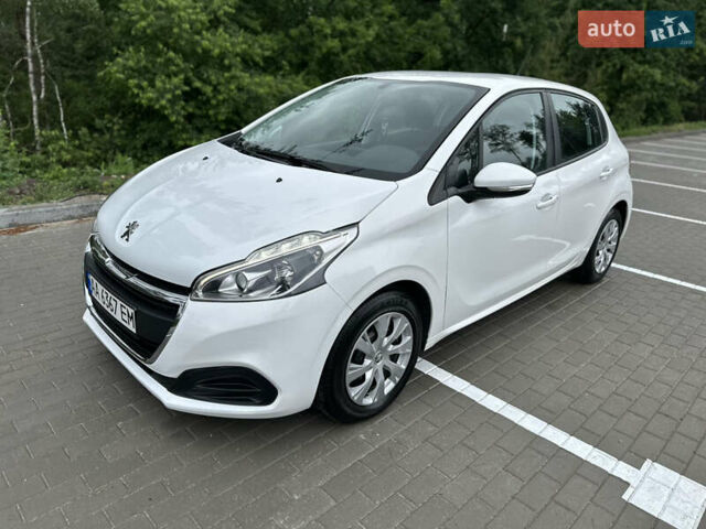 Білий Пежо 208, об'ємом двигуна 1.2 л та пробігом 114 тис. км за 7800 $, фото 1 на Automoto.ua
