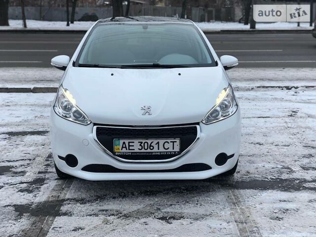 Білий Пежо 208, об'ємом двигуна 1.6 л та пробігом 18 тис. км за 12200 $, фото 1 на Automoto.ua