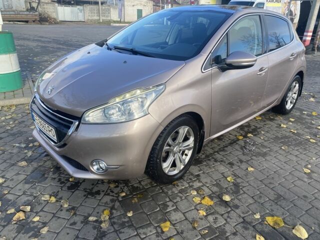 Бежевый Пежо 208, объемом двигателя 1.6 л и пробегом 125 тыс. км за 7700 $, фото 1 на Automoto.ua