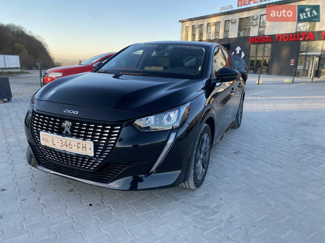 Черный Пежо 208, объемом двигателя 0 л и пробегом 27 тыс. км за 14350 $, фото 1 на Automoto.ua