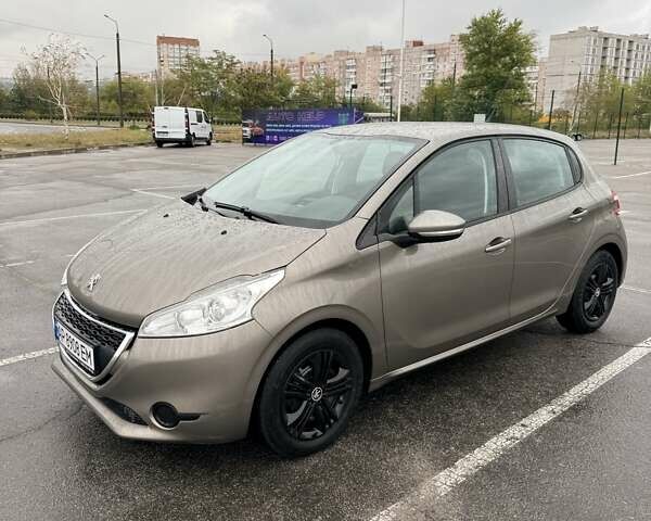 Пежо 208, объемом двигателя 1.2 л и пробегом 88 тыс. км за 6300 $, фото 1 на Automoto.ua