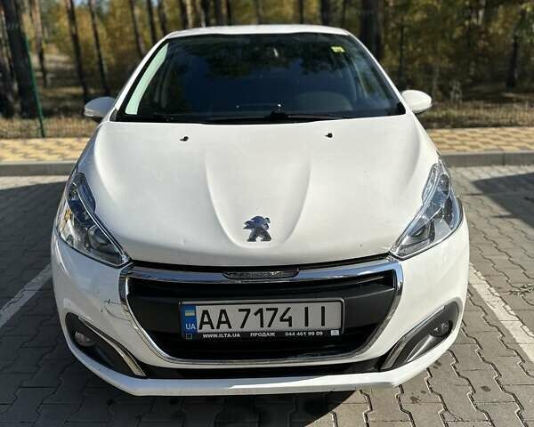 Пежо 208, об'ємом двигуна 1.2 л та пробігом 71 тис. км за 13500 $, фото 1 на Automoto.ua