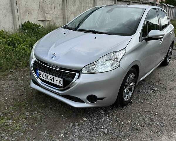 Серый Пежо 208, объемом двигателя 1.4 л и пробегом 165 тыс. км за 6500 $, фото 1 на Automoto.ua