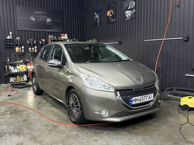 Серый Пежо 208, объемом двигателя 1.4 л и пробегом 258 тыс. км за 6700 $, фото 1 на Automoto.ua