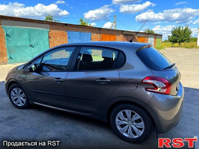 Серый Пежо 208, объемом двигателя 1.2 л и пробегом 44 тыс. км за 7200 $, фото 1 на Automoto.ua