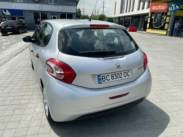 Серый Пежо 208, объемом двигателя 1 л и пробегом 123 тыс. км за 4400 $, фото 1 на Automoto.ua