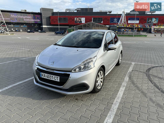 Серый Пежо 208, объемом двигателя 1.2 л и пробегом 119 тыс. км за 8500 $, фото 1 на Automoto.ua