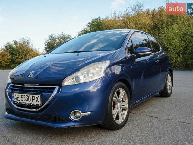 Синий Пежо 208, объемом двигателя 1.6 л и пробегом 130 тыс. км за 7400 $, фото 1 на Automoto.ua