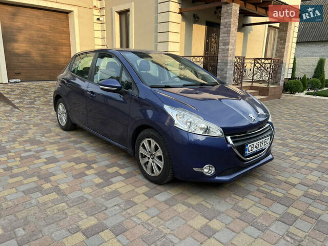 Синий Пежо 208, объемом двигателя 1.2 л и пробегом 200 тыс. км за 5200 $, фото 1 на Automoto.ua