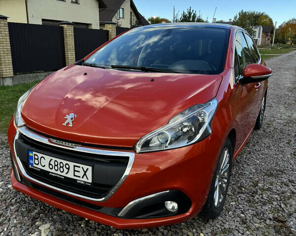 Помаранчевий Пежо 208, об'ємом двигуна 1.2 л та пробігом 125 тис. км за 8300 $, фото 1 на Automoto.ua