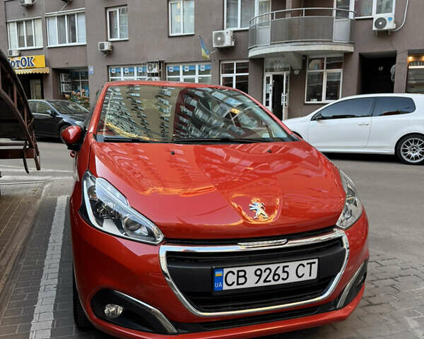 Оранжевый Пежо 208, объемом двигателя 1.2 л и пробегом 67 тыс. км за 9000 $, фото 1 на Automoto.ua