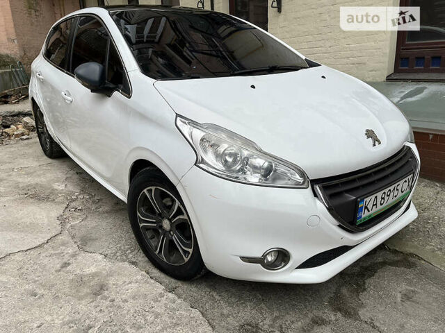 Білий Пежо 208 Hatchback (5d), об'ємом двигуна 1.6 л та пробігом 155 тис. км за 6800 $, фото 1 на Automoto.ua