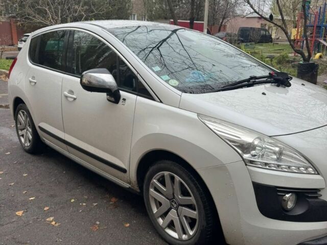 Белый Пежо 3008, объемом двигателя 2 л и пробегом 300 тыс. км за 9400 $, фото 1 на Automoto.ua