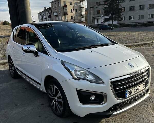 Белый Пежо 3008, объемом двигателя 2 л и пробегом 224 тыс. км за 14000 $, фото 1 на Automoto.ua