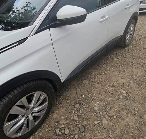 Белый Пежо 3008, объемом двигателя 1.5 л и пробегом 175 тыс. км за 22000 $, фото 1 на Automoto.ua