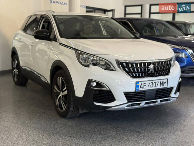 Білий Пежо 3008, об'ємом двигуна 1.5 л та пробігом 136 тис. км за 19900 $, фото 1 на Automoto.ua