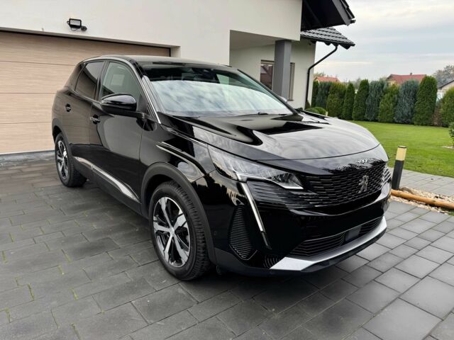 Черный Пежо 3008, объемом двигателя 1.5 л и пробегом 10 тыс. км за 11000 $, фото 1 на Automoto.ua