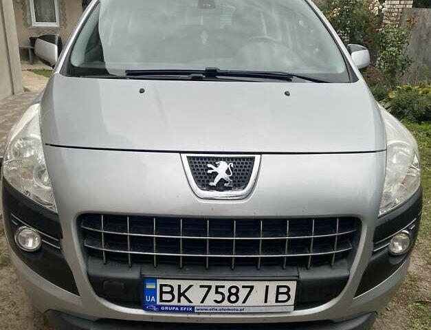 Серый Пежо 3008, объемом двигателя 1.6 л и пробегом 207 тыс. км за 7850 $, фото 1 на Automoto.ua