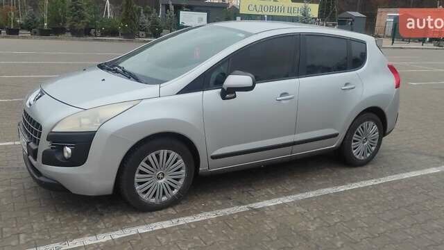Серый Пежо 3008, объемом двигателя 1.6 л и пробегом 192 тыс. км за 6700 $, фото 1 на Automoto.ua
