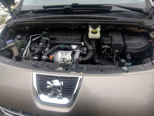 Серый Пежо 3008, объемом двигателя 1.6 л и пробегом 260 тыс. км за 9975 $, фото 1 на Automoto.ua