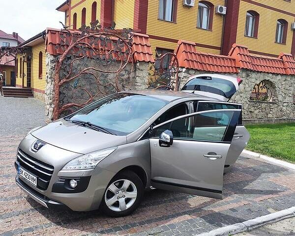 Сірий Пежо 3008, об'ємом двигуна 2 л та пробігом 215 тис. км за 10650 $, фото 1 на Automoto.ua