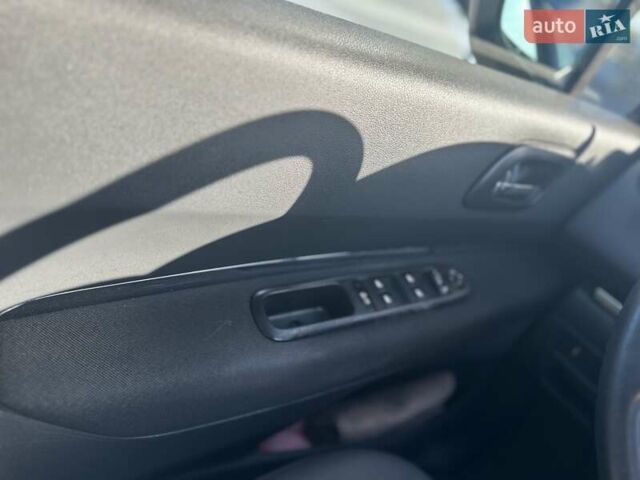 Синій Пежо 3008, об'ємом двигуна 2 л та пробігом 340 тис. км за 7000 $, фото 1 на Automoto.ua