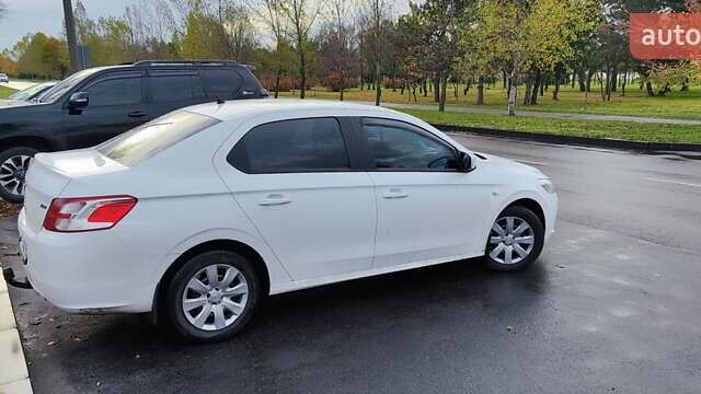 Білий Пежо 301, об'ємом двигуна 1.56 л та пробігом 147 тис. км за 7499 $, фото 1 на Automoto.ua