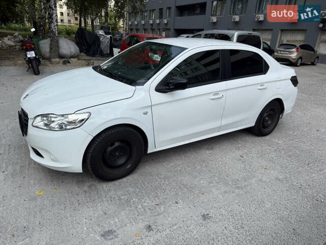 Белый Пежо 301, объемом двигателя 1.56 л и пробегом 270 тыс. км за 4300 $, фото 1 на Automoto.ua