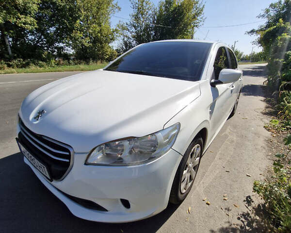 Білий Пежо 301, об'ємом двигуна 1.2 л та пробігом 239 тис. км за 4199 $, фото 1 на Automoto.ua