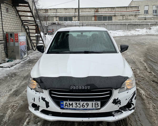 Белый Пежо 301, объемом двигателя 1.2 л и пробегом 238 тыс. км за 3999 $, фото 1 на Automoto.ua