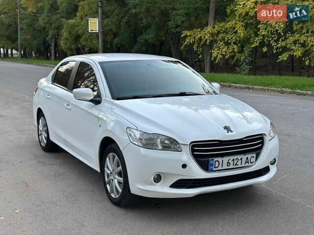 Белый Пежо 301, объемом двигателя 1.2 л и пробегом 183 тыс. км за 6000 $, фото 1 на Automoto.ua