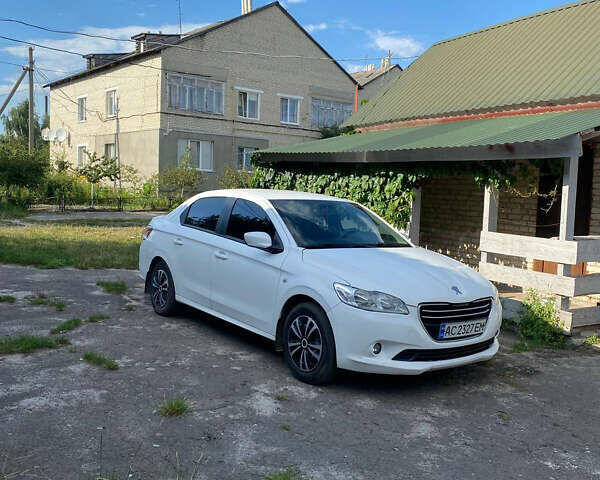 Белый Пежо 301, объемом двигателя 1.2 л и пробегом 199 тыс. км за 4400 $, фото 1 на Automoto.ua