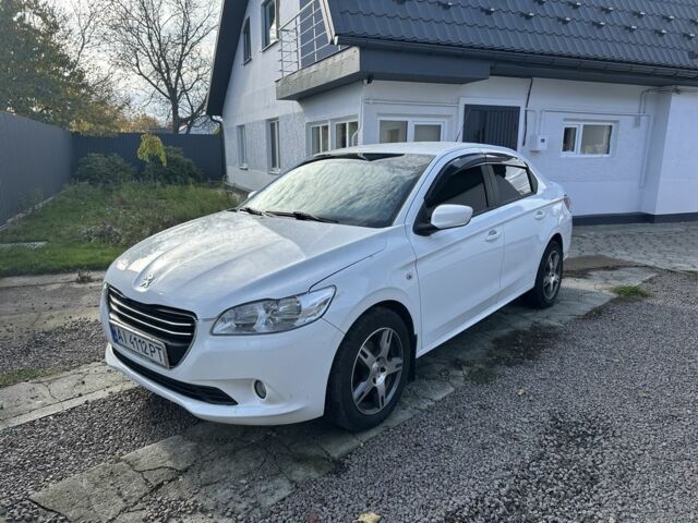 Белый Пежо 301, объемом двигателя 1.6 л и пробегом 223 тыс. км за 5850 $, фото 1 на Automoto.ua