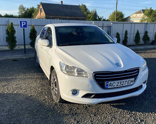 Белый Пежо 301, объемом двигателя 1.2 л и пробегом 200 тыс. км за 4200 $, фото 1 на Automoto.ua