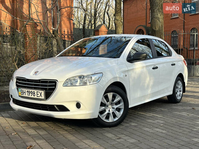 Белый Пежо 301, объемом двигателя 1.2 л и пробегом 33 тыс. км за 6000 $, фото 1 на Automoto.ua
