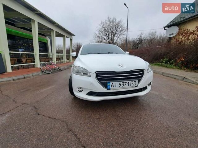 Белый Пежо 301, объемом двигателя 1.2 л и пробегом 209 тыс. км за 5599 $, фото 1 на Automoto.ua