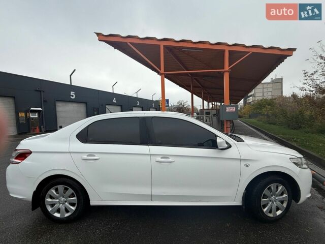 Білий Пежо 301, об'ємом двигуна 1.59 л та пробігом 181 тис. км за 5800 $, фото 1 на Automoto.ua