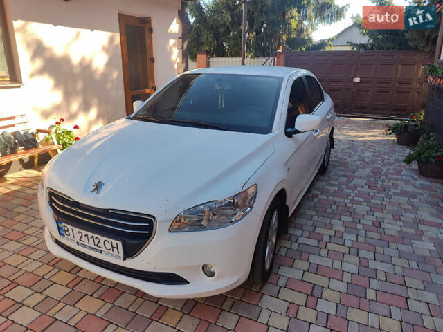 Белый Пежо 301, объемом двигателя 1.56 л и пробегом 224 тыс. км за 8000 $, фото 1 на Automoto.ua