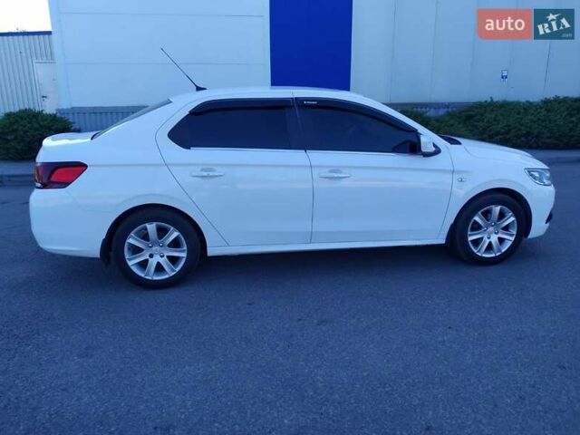 Білий Пежо 301, об'ємом двигуна 1.2 л та пробігом 141 тис. км за 8000 $, фото 1 на Automoto.ua