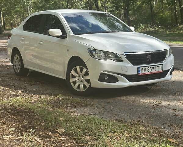 Белый Пежо 301, объемом двигателя 1.2 л и пробегом 180 тыс. км за 6950 $, фото 1 на Automoto.ua