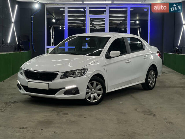 Белый Пежо 301, объемом двигателя 1.2 л и пробегом 174 тыс. км за 5700 $, фото 1 на Automoto.ua