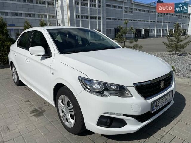 Білий Пежо 301, об'ємом двигуна 1.59 л та пробігом 103 тис. км за 9500 $, фото 1 на Automoto.ua