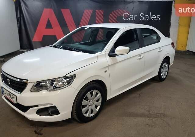 Белый Пежо 301, объемом двигателя 1.56 л и пробегом 67 тыс. км за 9600 $, фото 1 на Automoto.ua